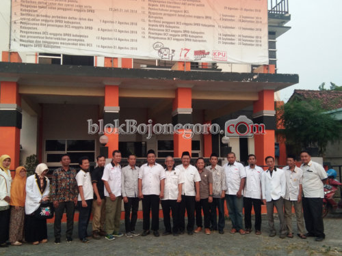 Mendaftar Bacaleg, PKS Targetkan 9 Kursi